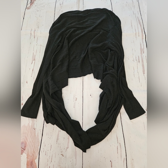 Guess by Marciano Women's Black Wrap Cardigan Sweater Size Medium - Picture 2 of 6